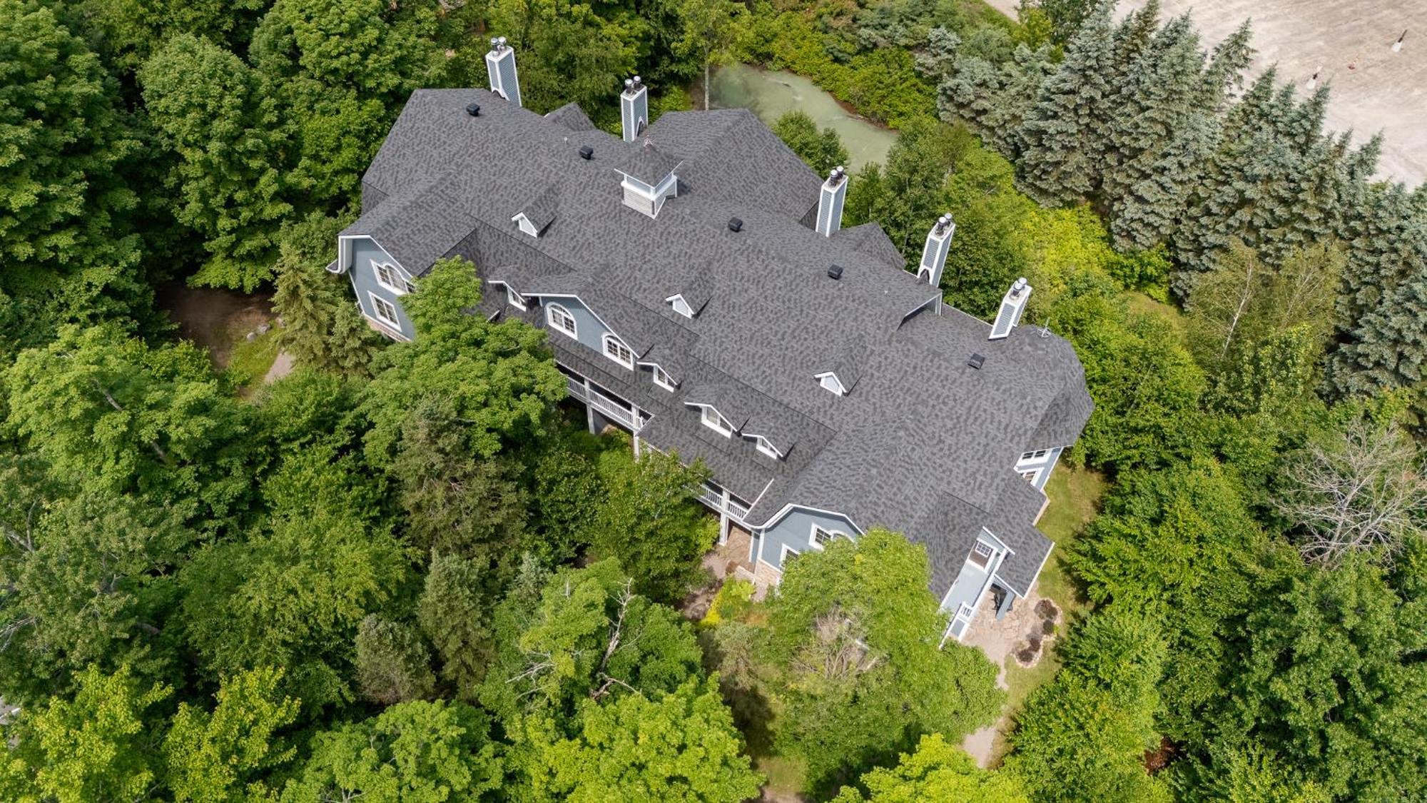 Les Eaux - 2Bdrs W Pool & Hot Tub Near Village Mont-Tremblant Bagian luar foto