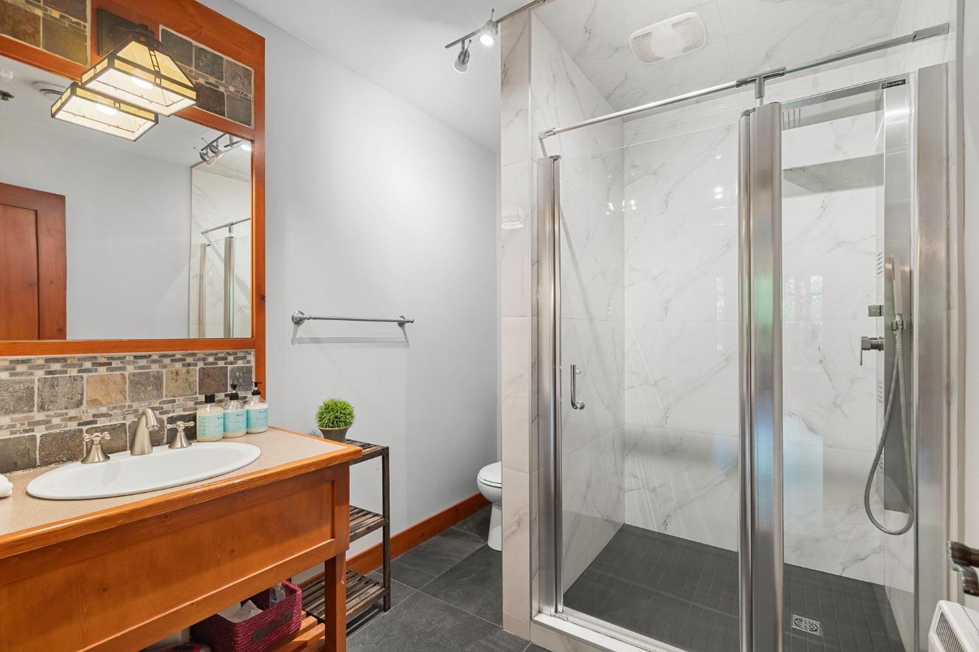 Les Eaux - 2Bdrs W Pool & Hot Tub Near Village Mont-Tremblant Bagian luar foto